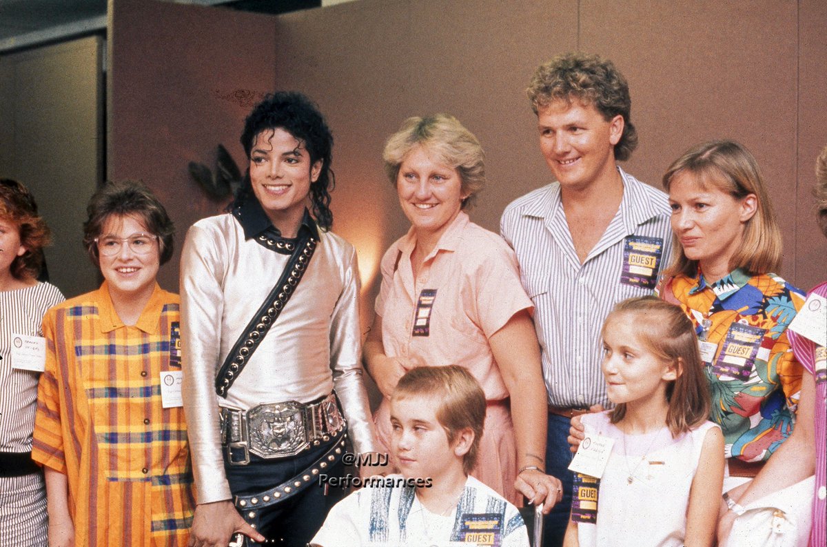 Mjjperformances's tweet photo. [HQ] BAD Tour Backstage In Australia Nov. 1987.

#MichaelJackson #Kingofpop #badworldtour #celebrities #family #popmusic #photosoftheday #australia #mjfan #mjjinocent #backstage #soulbrothers #singer https://t.co/XyQaFRPnqB