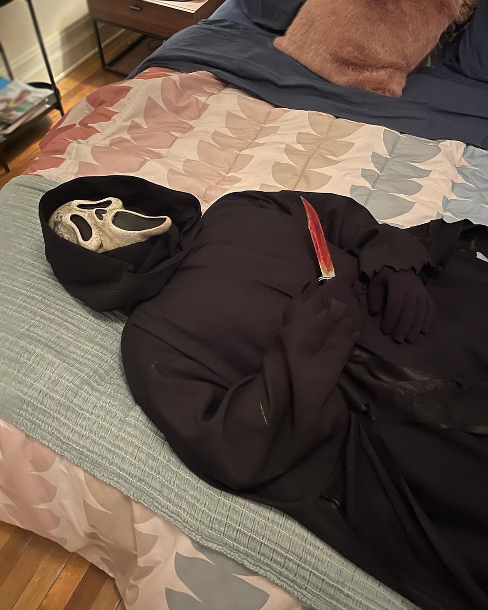 Big day tomorrow, can't sleep.

Get #ScreamVI on 4K Disc and Blu-ray tomorrow! paramnt.us/WatchScreamVI

📸: max__laf