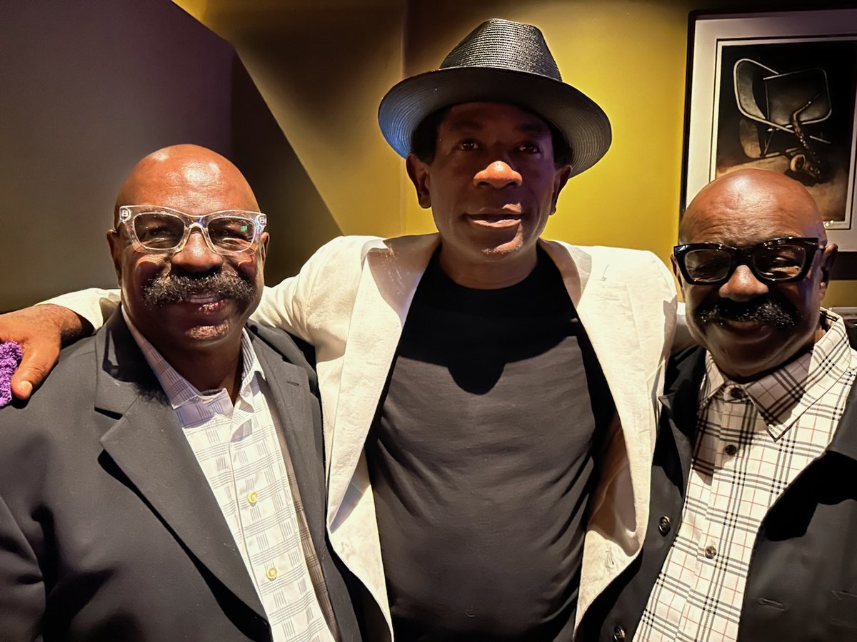 Thank you to EVERYONE that supported my show this past week, special thank you to @catalinajazzclub for hosting yet another great evening. I'm excited to announce that The Whispers and I already started talking about a collaboration!