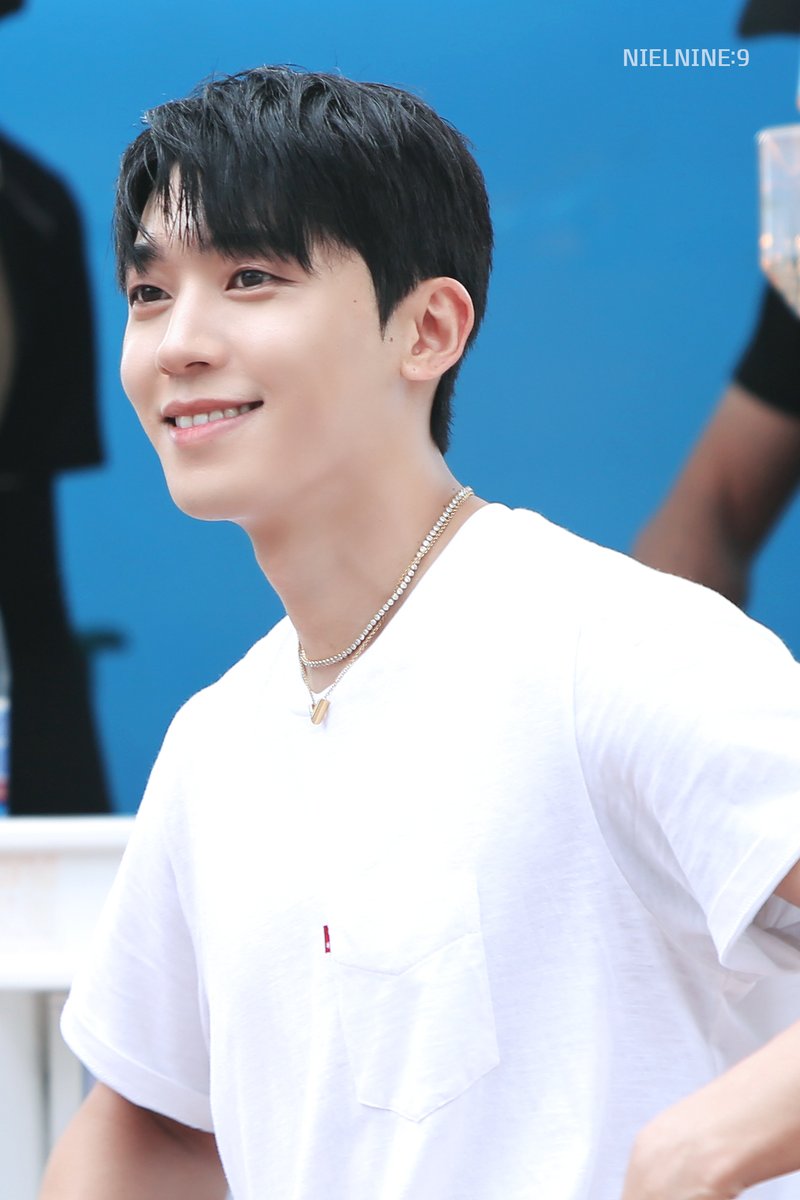 NIELNINE's tweet photo. 2230708 음악중심 미니팬미팅

최종현이 얼굴로 꼬신다!!! (*^▽^*)/💜

  #창조 #틴탑 #TEENTOP #4SHO #포슈어 #휙 #hweek https://t.co/K4WK12VSE2