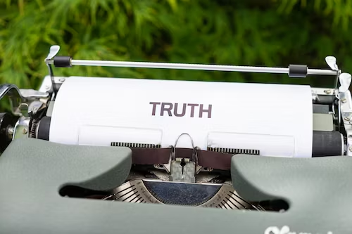 evorbachcollins's tweet photo. Fidgeting with a fantasy, my writer friends and I will save Twitter. Revise the #tinytruth. We'll have to rename it. The best #'s are already taken, so #microcnf is born. How does this even work? Check back for #creativenonfiction in bite size pieces. https://t.co/QXttuJWbHs