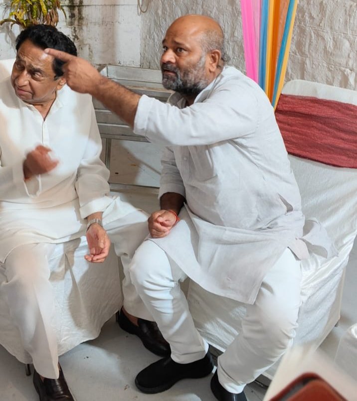 विधानसभा के मानसून सत्र शुरू होने से पहले प्रदेश के पूर्व मुख्यमंत्री एवं प्रदेश अध्यक्ष, मेरे मार्गदर्शक परम् श्रद्धेय श्री <a href="/OfficeOfKNath/">Kamal Nath</a> जी साहब से विभिन्न मुद्दों पर चर्चा कर आशीर्वाद प्राप्त किया।