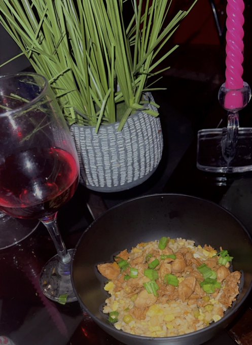 Baby get you a woman that can cook 👩🏽&zwj;🍳   Homemade everything https://t.co/kGe9szsNr4<a href="/tag/newprofilepic"class="tags"><span>#newprofilepic</span></a>