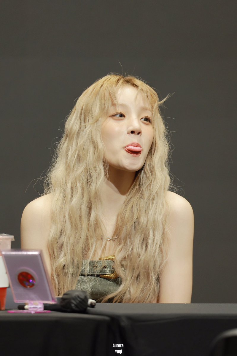 230709

😉😝

#우기 #YUQI #宋雨琦 
#여자아이들 #아이들 #GIDLE