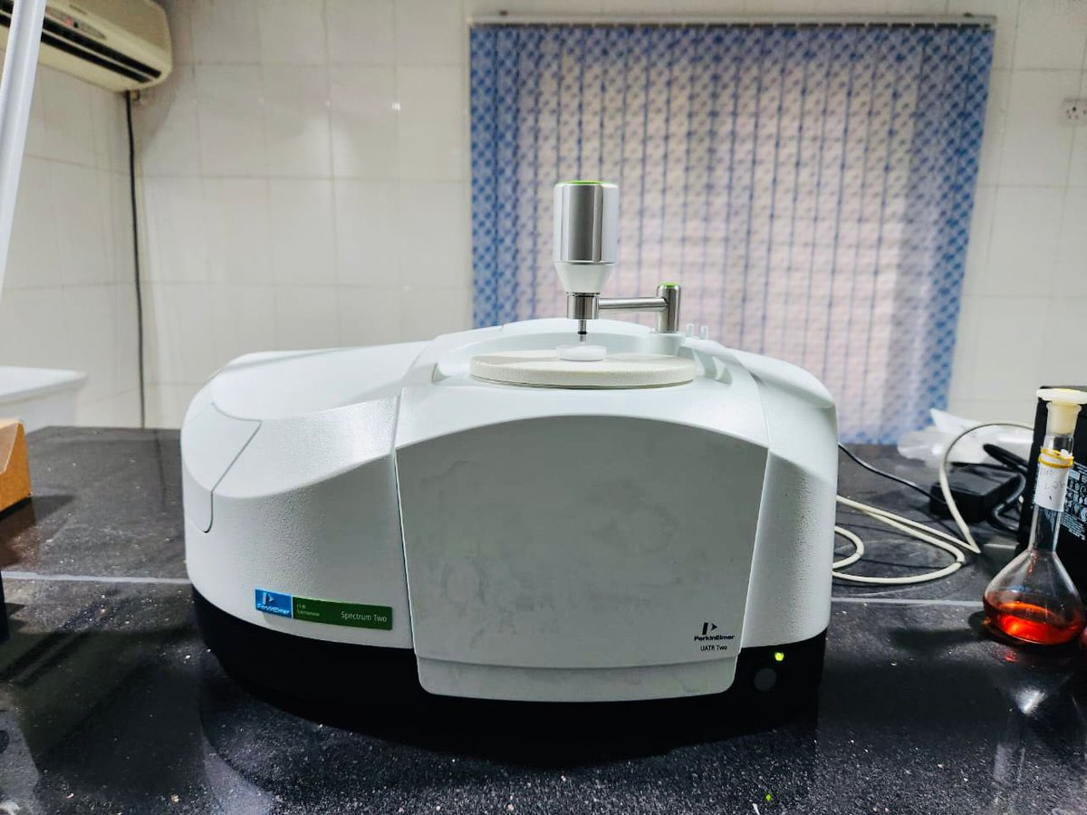 UNODC_BMB's tweet photo. #NoToDrugs! @UNODC_MCP in #Bangladesh🇧🇩 officially handed over a Fourier-transform Infrared Spectroscopy (#FTIR) 🔬 to the #DepartmentofNarcoticsControl to enhance its drug forensic analysis capabilities💊
Funded by #Japan 🇯🇵
#BorderManagement https://t.co/bPgIfruRKq