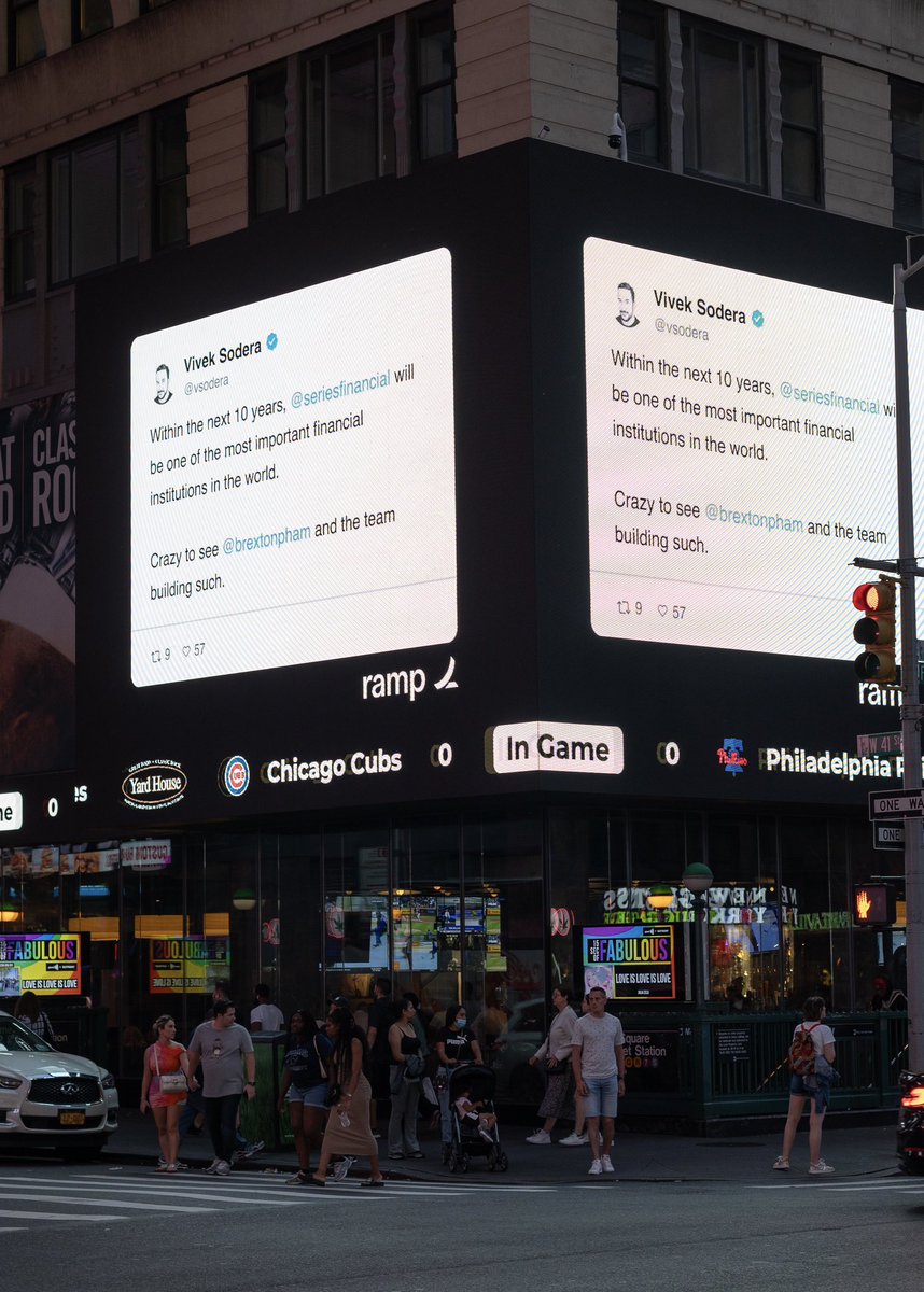jayleejanet's tweet photo. got some @seriesfinancial love at Times Square! 👏 no pressure tho 🙃 @brexton @daniel_lai @jslishi @SarahARichard https://t.co/VqZW0K6S5W