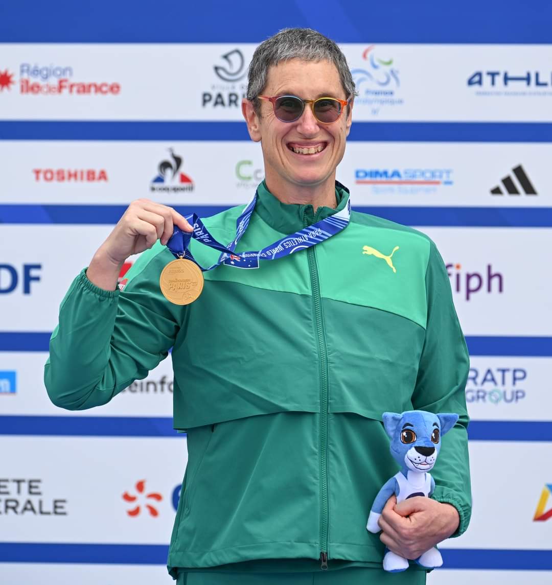 😁🥇

📷: @athleticsaustralia

#Paris23 #paraathleticsworldchampionships #paraathletics #trackandfield #