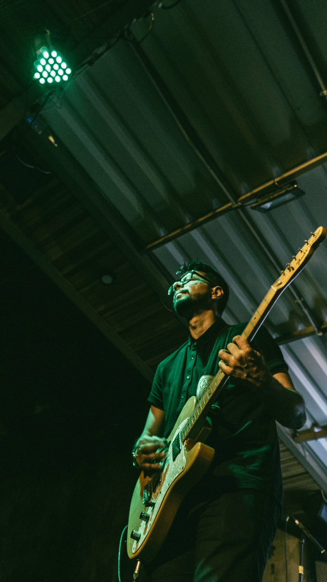 zigizagaband's tweet photo. Hanupis Bogor &amp; Hagu Space selalu seru! Terima kasih utk warga sekitar yang hadir terutama wilayah kecamatan Cibinong ciuman bijinya nongol, Cisauk Ciuman sambil masuk dan Cikeas Cinta tak kenal puas ❤️
Sampai ketemu di titik mini tur ‘Dansa Drama’ berikut! 

📷 by @deko.prams https://t.co/SPeNIN4B57