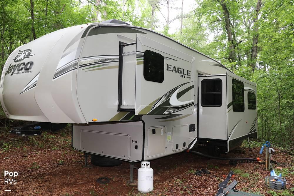 POPRVs's tweet image. Today's Featured Rig: 2018 Eagle HT 29.5 BHDS for sale in Locust Grove, Georgia @ $33.9k #letsjayco @jaycorvs

Text or call Sonny at (404) 219-8671. dlvr.it/SrztgQ