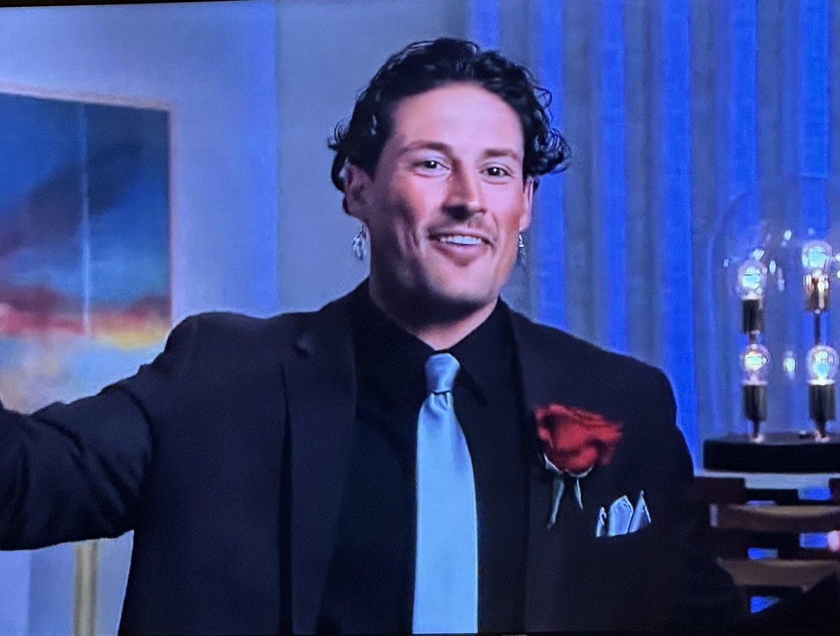 Erin_Leddo's tweet photo. If ick were a person #bachelorette https://t.co/VVeMYpGDxl