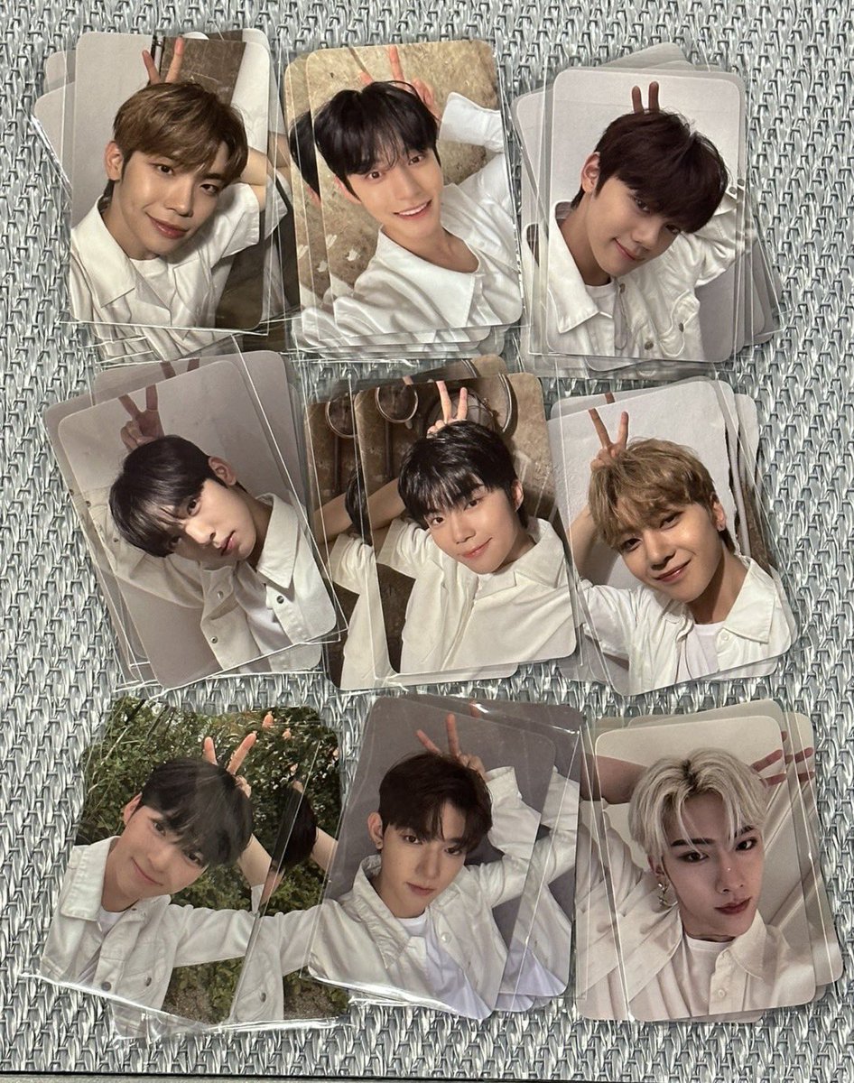 jiwoongiez's tweet photo. FULL SET OF ZB1 WITH THEIR BUNNY POSES https://t.co/atTt5aqNr6