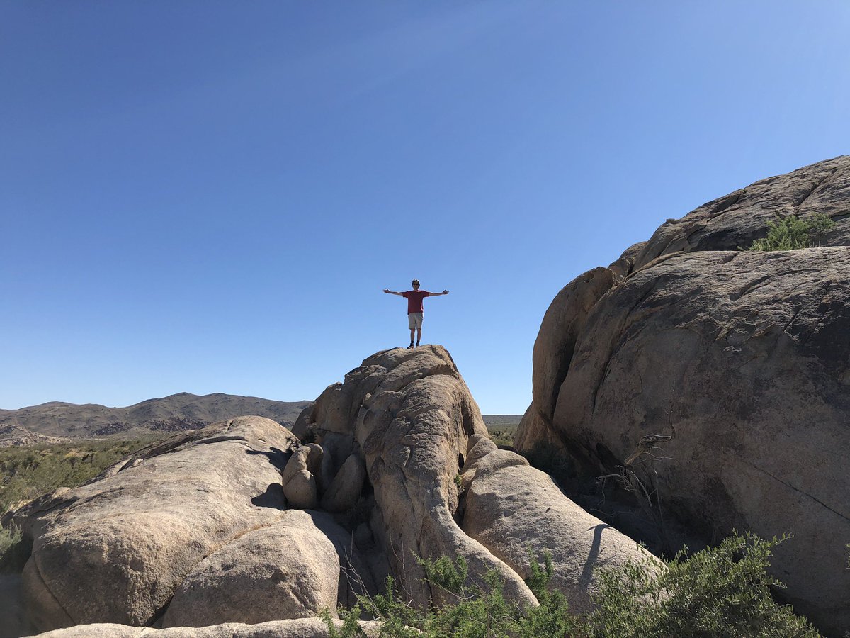 Squashjosshh's tweet photo. @JoshuaTreeNPS https://t.co/SjsXpaPo7z