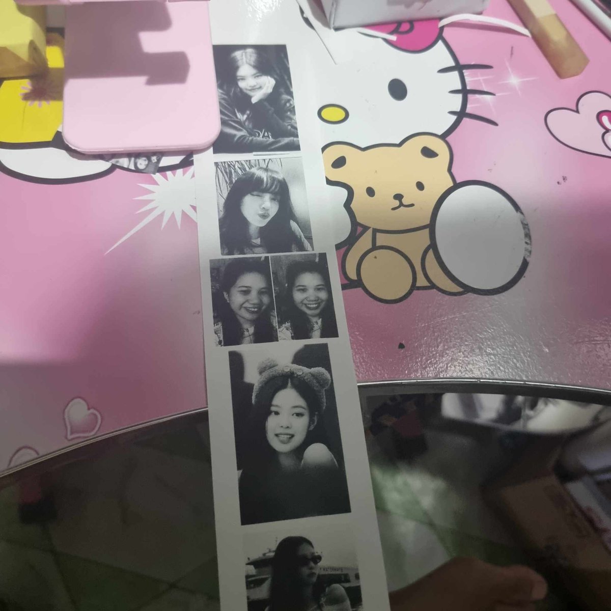 _leyniero's tweet photo. Nagpa-print bunso namin sa thermal printer ko

Me as a mabait na ate 💀: https://t.co/M3q6FaeD2d