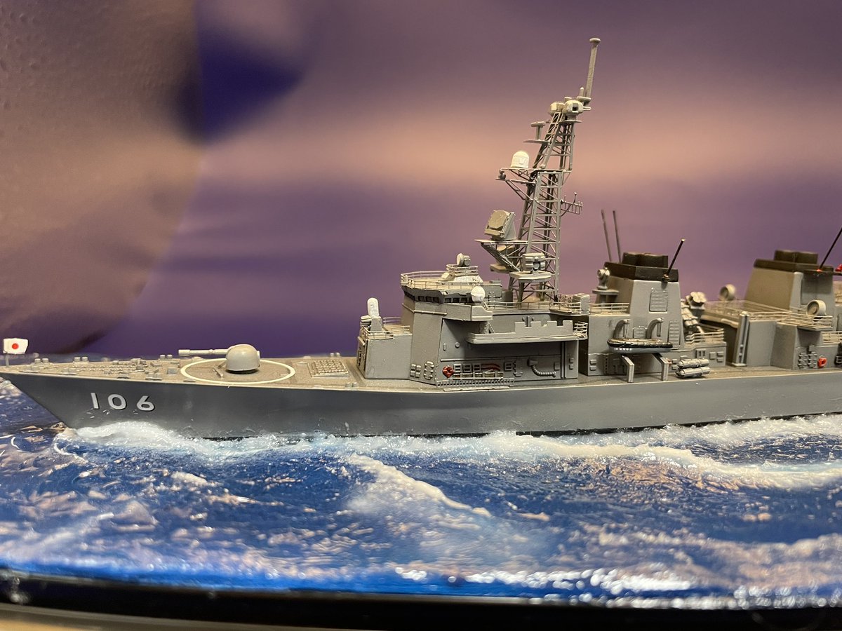 護衛艦さみだれと掃海艇すがしまをジオラマ風にしてみました。
#海上自衛隊　#護衛艦　#ピットロード