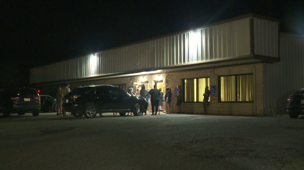 abc3340's tweet photo. @BobbyPoitevint is live at the Parrish Police Department headquarters in Walker County where he says a group of family and supporters of missing 9-month-old Harlow Darby Freeman have gathered  -- DETAILS ➡ https://t.co/hJlRb2E7Qn
LIVE ➡ https://t.co/ui92xTYKQS https://t.co/f8HMff8yGB