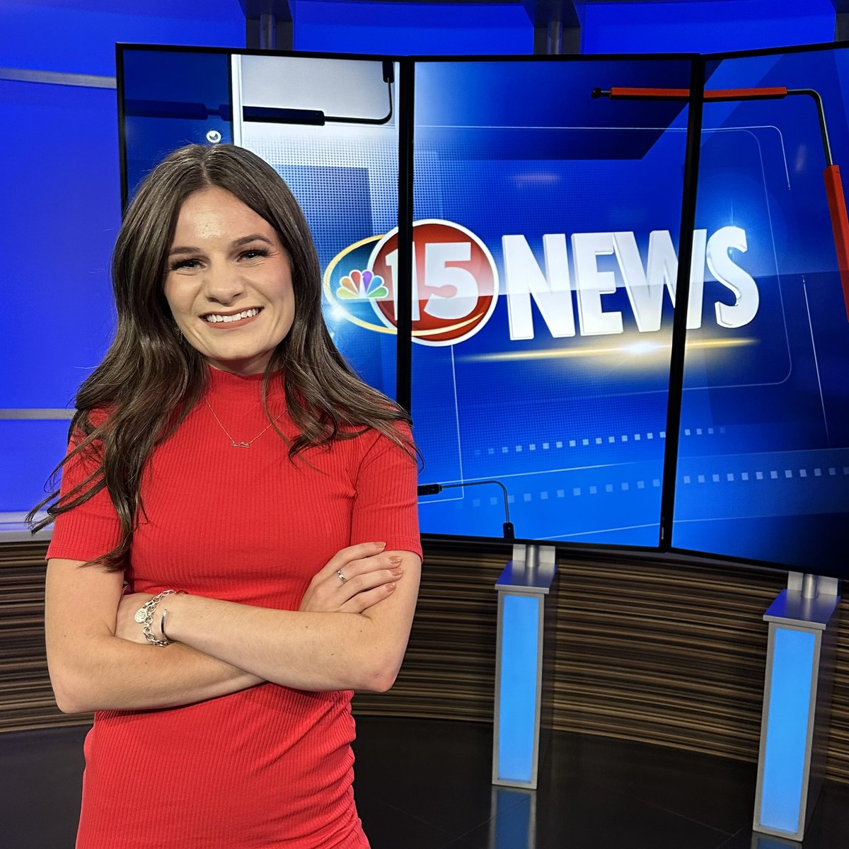 anderleytv's tweet photo. Just a Madison gal! 🖤✨

Super excited to join @nbc15_madison as the Weekend Sports Anchor! https://t.co/6BazGQiYcY