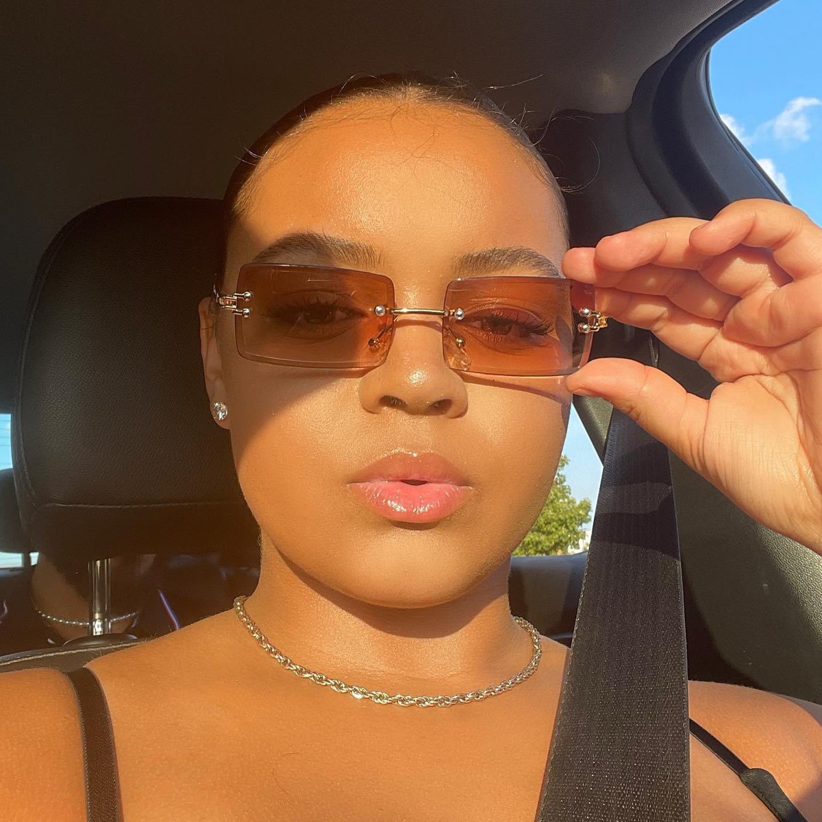 simplysamone__'s tweet image. 𝙸𝚗𝚗𝚎𝚛 𝚙𝚎𝚊𝚌𝚎 , 𝚘𝚞𝚝𝚝𝚎𝚛 𝚐𝚕𝚘𝚠 ✨ . @ChastityLouis18 glowing in our #SIMPLYSÁMONE lip gloss 😍😍😍 . We are loving ittt 🥰😍 !