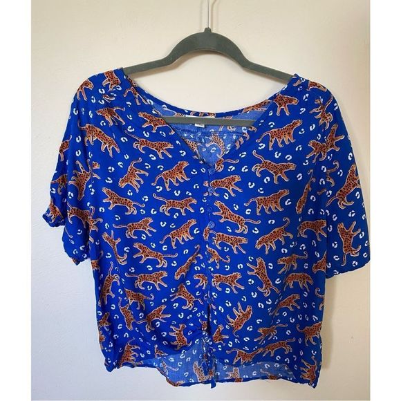 DeannaSonson's tweet photo. So good I had to share! Check out all the items I'm loving on @Poshmarkapp from @AmeriflipQT #poshmark #fashion #style #shopmycloset #lindalucia #beachlunchlounge: https://t.co/5bn162t57s https://t.co/QMUMTKOYwo