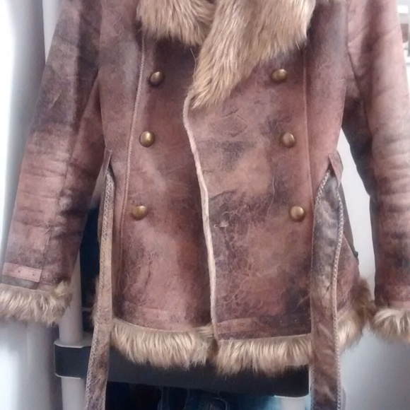 So good I had to share! Check out all the items I'm loving on <a href="/Poshmarkapp/">Poshmark</a> from <a href="/AmeriflipQT/">KimberLynn</a> #poshmark #fashion #style #shopmycloset #lindalucia #beachlunchlounge: posh.mk/5Cg32cwWkBb