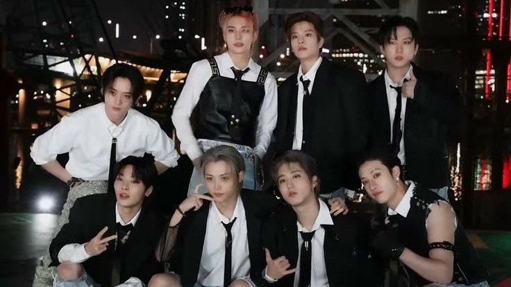 Ghostnight_21's tweet photo. Quiero revivir mi cuenta, y conseguir más mutis para interactuar 🌌

Mis grupos fav son Astro, Stray kids y Onlyoneof ☆

°no soy nueva en #kpoptwt

♡ para ser mutis
↻ para que llegue a más personas

#stay #skz #StrayKids #ASTRO #lyon #OOO https://t.co/brkY32WyQ5