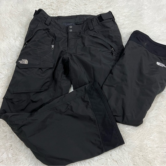 laurendebolt's tweet photo. So good I had to share! Check out all the items I'm loving on @Poshmarkapp #poshmark #fashion #style #shopmycloset #thenorthface: https://t.co/wAEqy8Ywoy https://t.co/RkGcDWUKVW