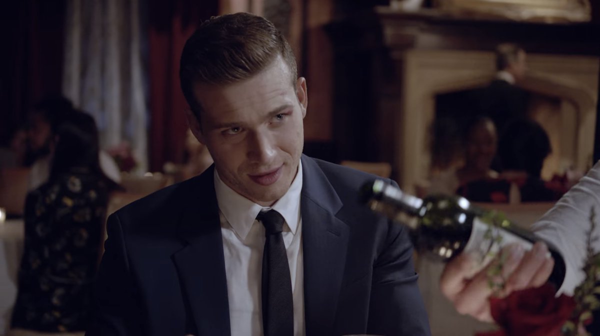 starkkbuckley's tweet photo. i can see you in your suit and your necktie https://t.co/QU0U2d427e