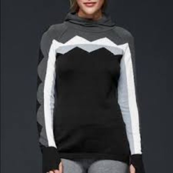 QLCuties's tweet photo. So good I had to share! Check out all the items I'm loving on @Poshmarkapp from @Moore_Treasures #poshmark #fashion #style #shopmycloset #justfab #gap #dmcollection: https://t.co/LZutXwLV7V https://t.co/jtgMQcG3Pv