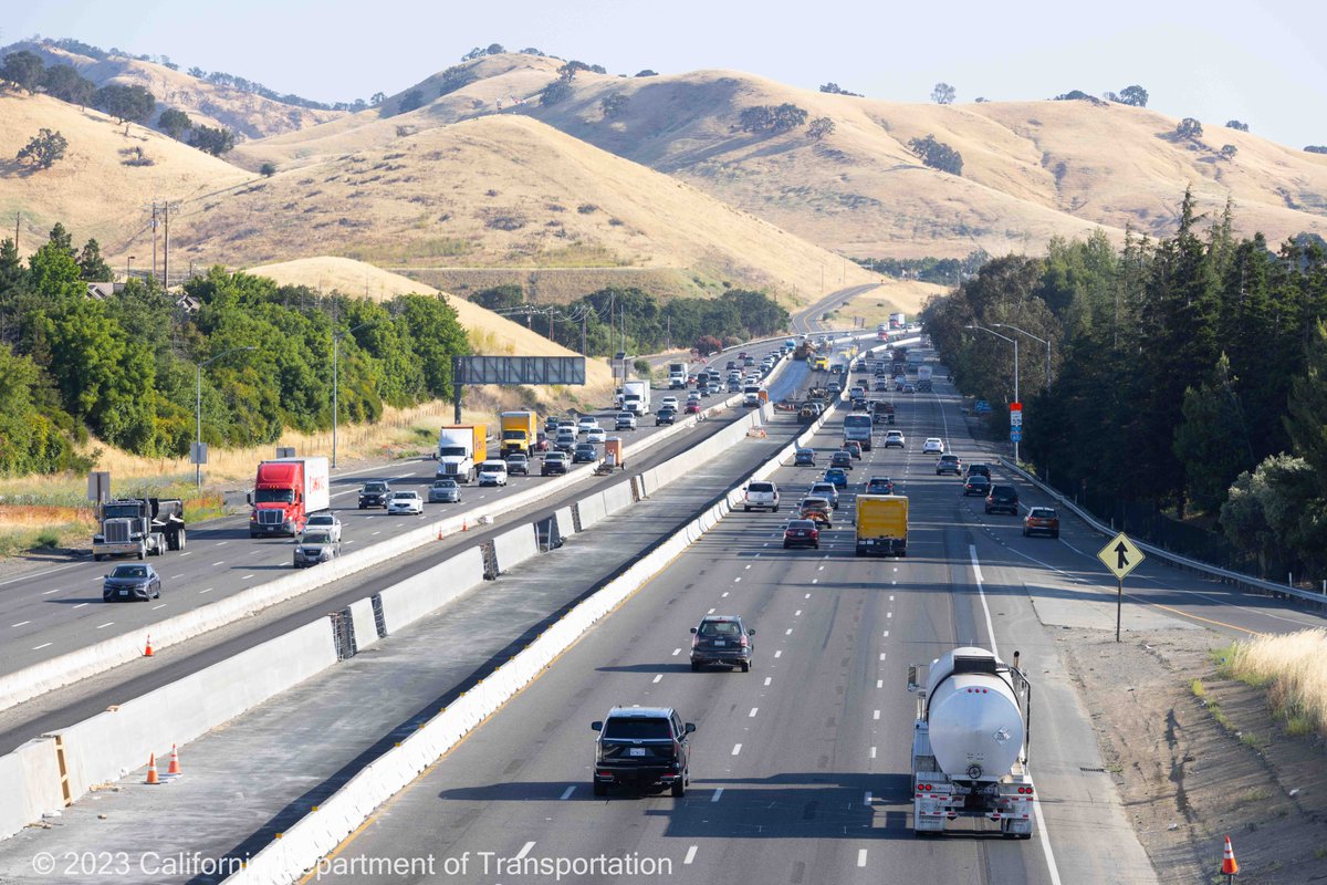 Latest pictures! Solano I-80 Express Lanes Project is deep in construction mode! Widening I-80 between <a href="/cityoffairfield/">cityoffairfieldca</a> &amp; <a href="/cityofvacaville/">City of Vacaville</a> For more; bitly.ws/L2mV <a href="/STA_Solano/">Solano Transportation Authority</a>