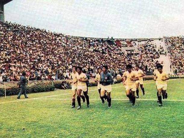 uni1934's tweet photo. ✓  GANADOR del cuadrangular por la Inauguración de MatUte.

✓ CAMPEÓN y la VUELTA OLÍMPICA en MatUte .

✓ GANÓ el Primer partido del Play Off del 2009 en MatUte ...

¿ @Universitario va “arrugar” por un partido ?

Jajajaja jajajaja , “especial” me haces reír con tu payasada . https://t.co/Wx9BuZU1YU