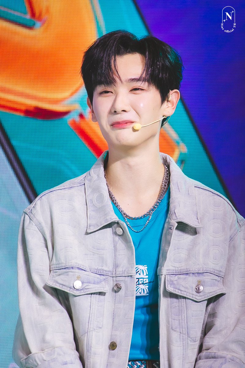 NineOfficial_TH's tweet photo. น้องค้าบบบ อาการมันเปงไงอ่ะคับบ 

NNINE VIVO EVENT
#vivoY365G 
#นายท่านกรชิต #高卿尘
#GaoQingchen  
@naninenai99 https://t.co/aeNqQB200c