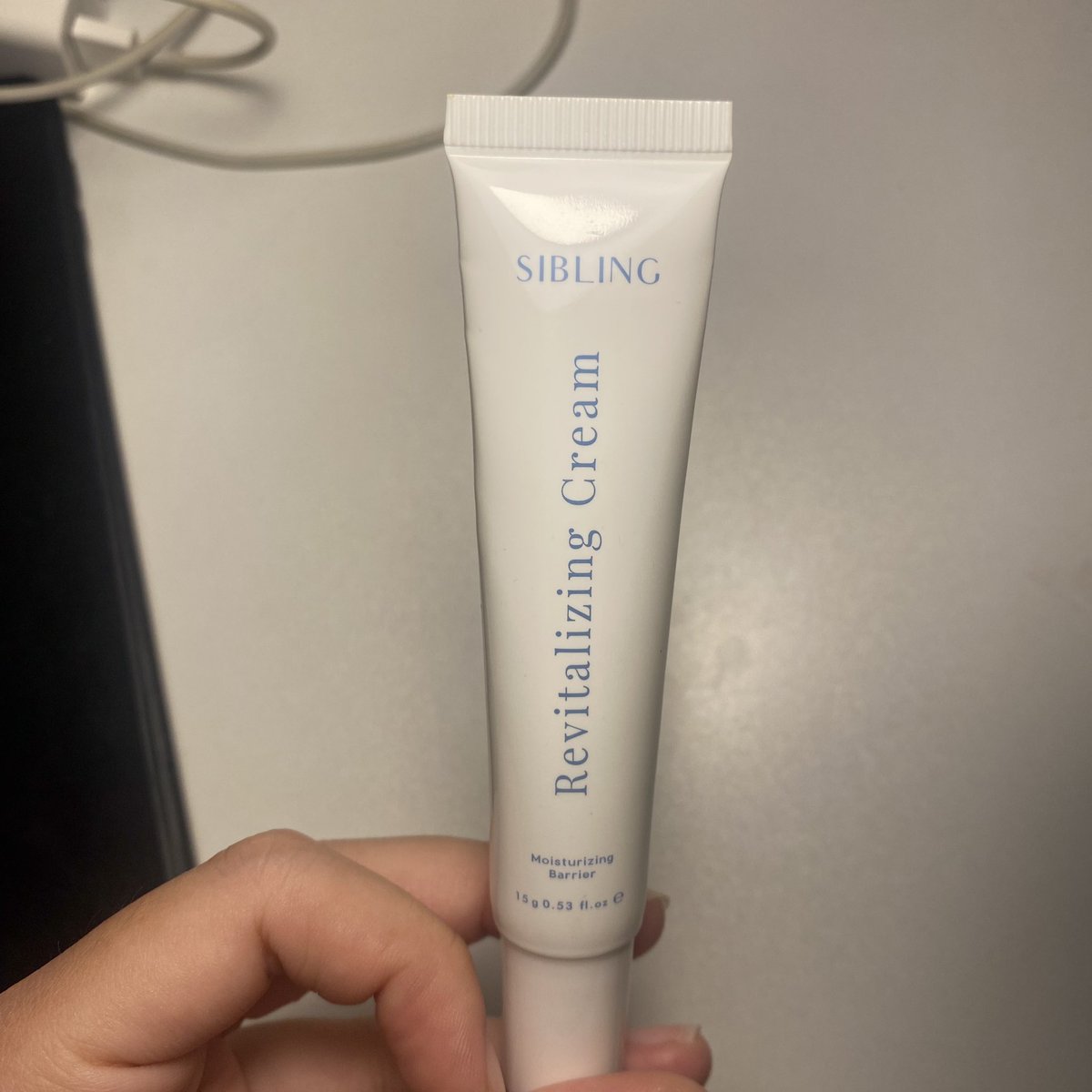 Jenono_2000's tweet photo. ส่งต่อ ครีมรีไวท์ 100 บาทรวมส่ง 
ปริมาณในรูปค่ะ (กล่องทิ้งไปแล้วค่า🥺)
#ส่งต่อ #สกินแคร์ #Sibling #รีไวท์ #ครีมรีไวท์ #ส่งต่อสกินเเคร์ #ซิบบลิ้ง #มอยเจอร์ไรเซอร์ https://t.co/wk1grGr7j7