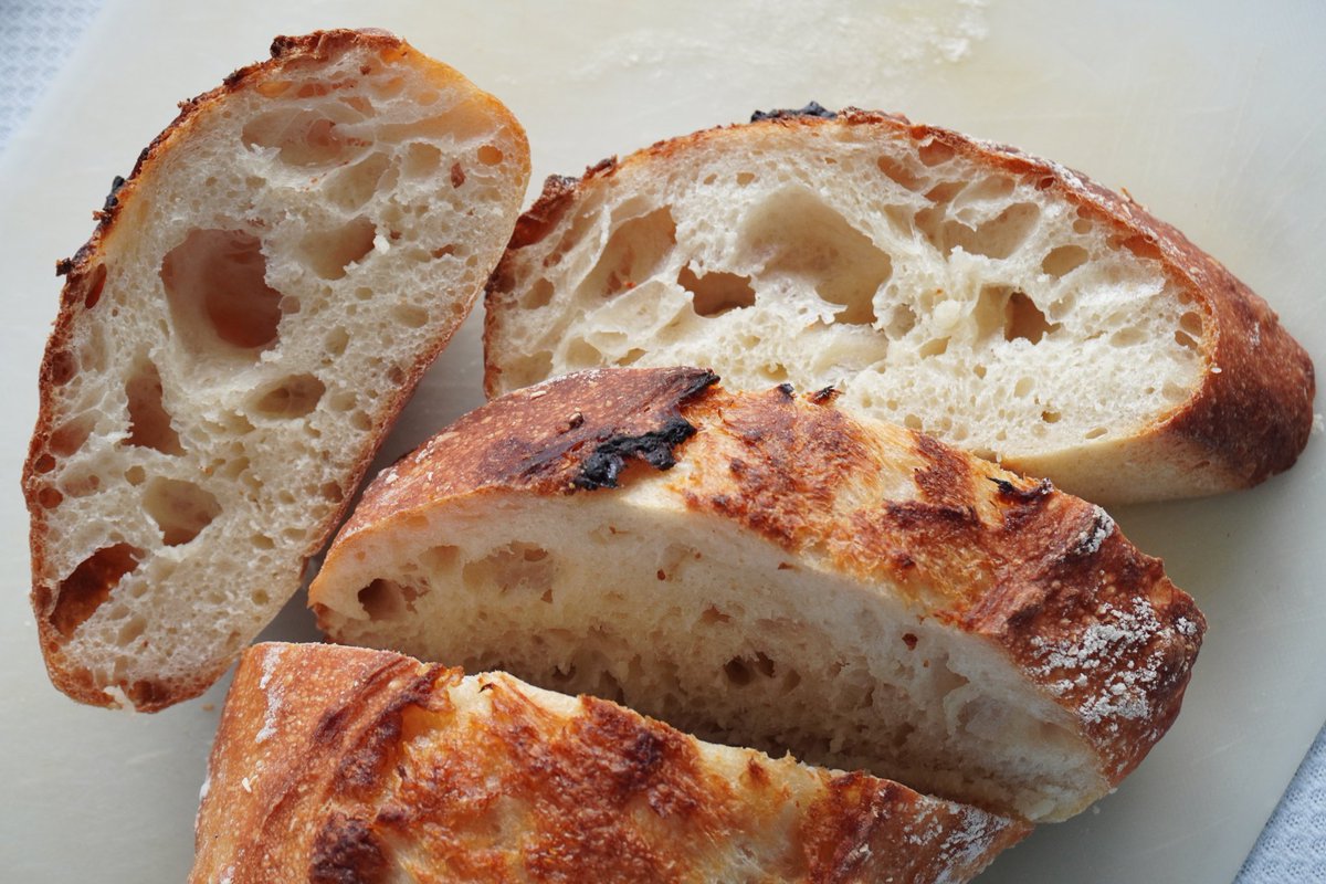 BreadmakerM's tweet image. シンプルなクッペを焼きました。
オートミール入りが続いたので、焼き上がりに大満足です😋