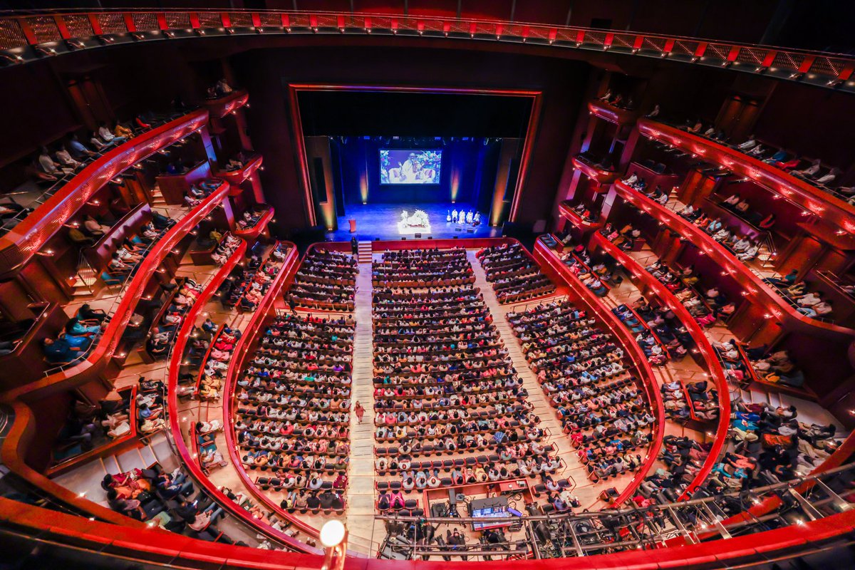 Gurudev's tweet photo. Within us lies a realm that is beyond the reach of five senses. It is a reservoir of intelligence. Innovation springs forth from this space. Thousands rejoiced in experiential session at the grand @NJPAC in New Jersey https://t.co/TYitfY4Jf3