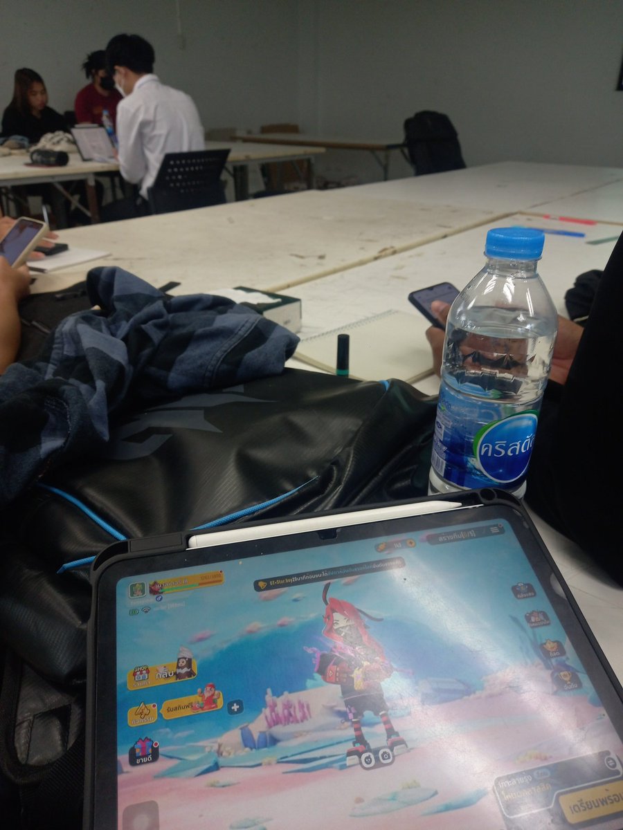 0019_yim's tweet photo. เพื่อนเรียนเราเล่นเกม 😆#นักศึกษา https://t.co/K8VAa8wdsR
