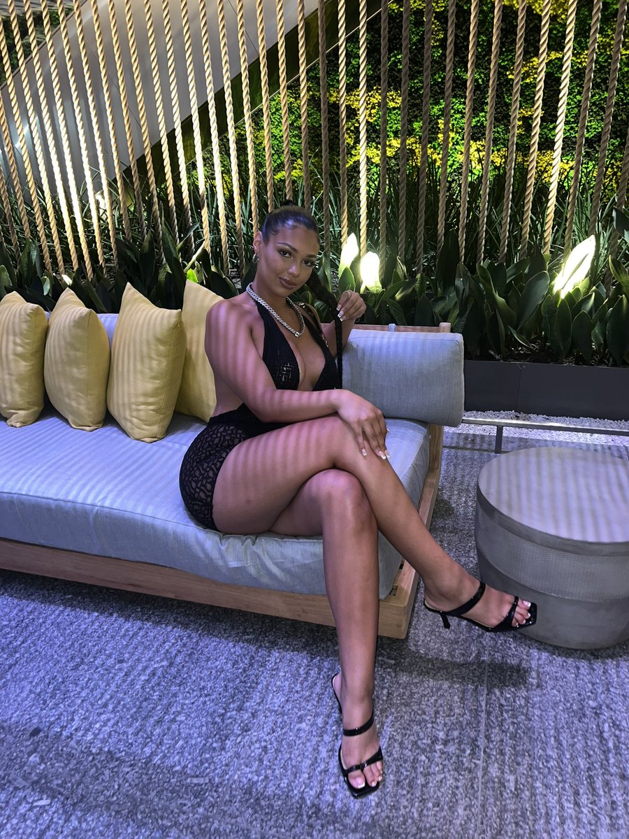 saintastallion's tweet photo. MIA in MIA 🌴🖤 https://t.co/yZ1LtQS9YW