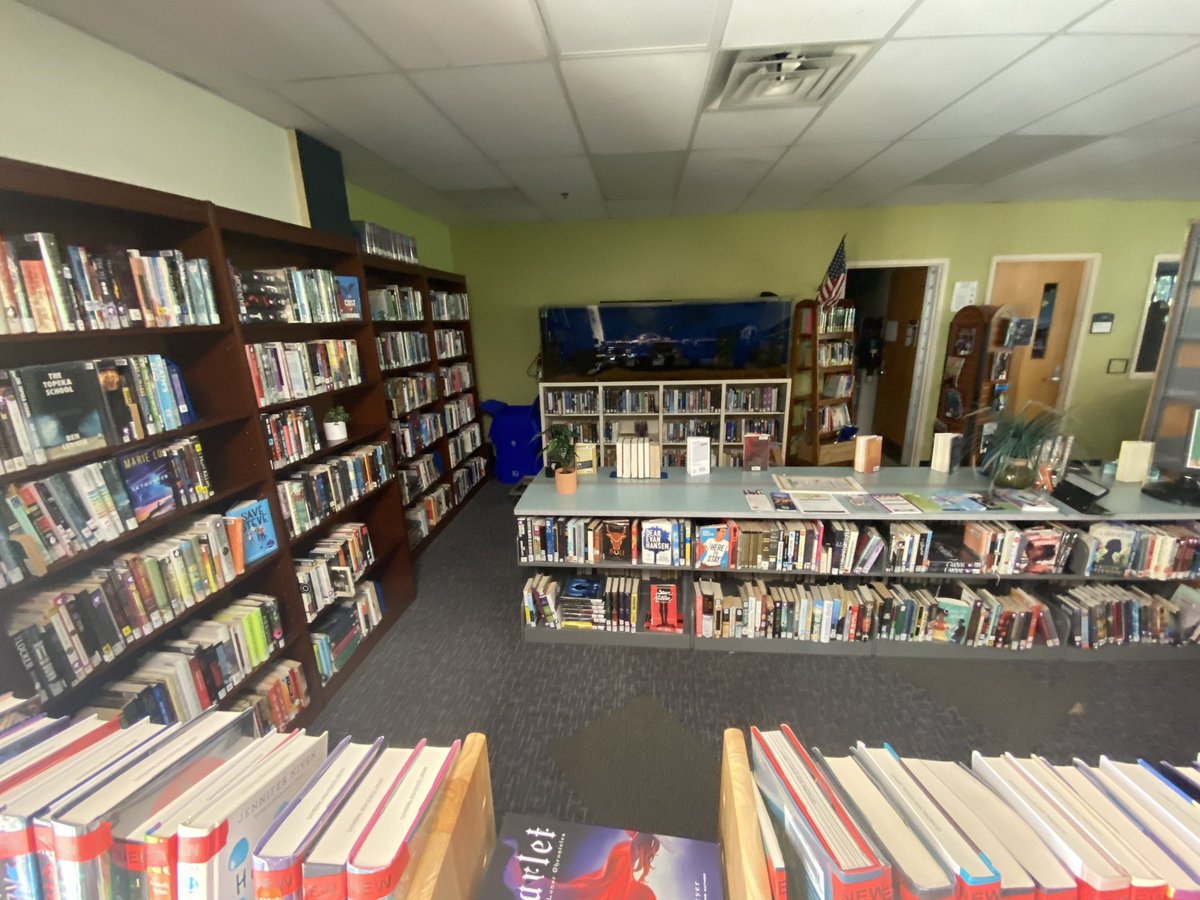 gochstech's tweet image. The library is ready to take you on an adventure. Why wait until August?  Read and Relax. Thx Mrs Bohannon. 🩵🐠