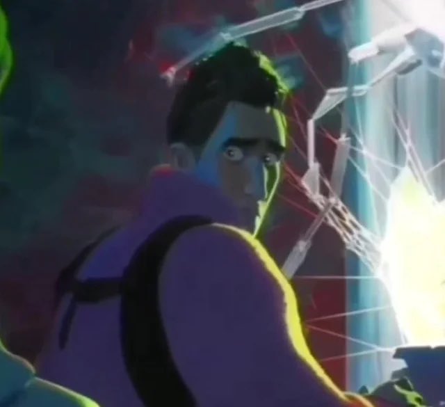 comicyehu's tweet image. I just asked my wife who chris chan was, this was her reaction: