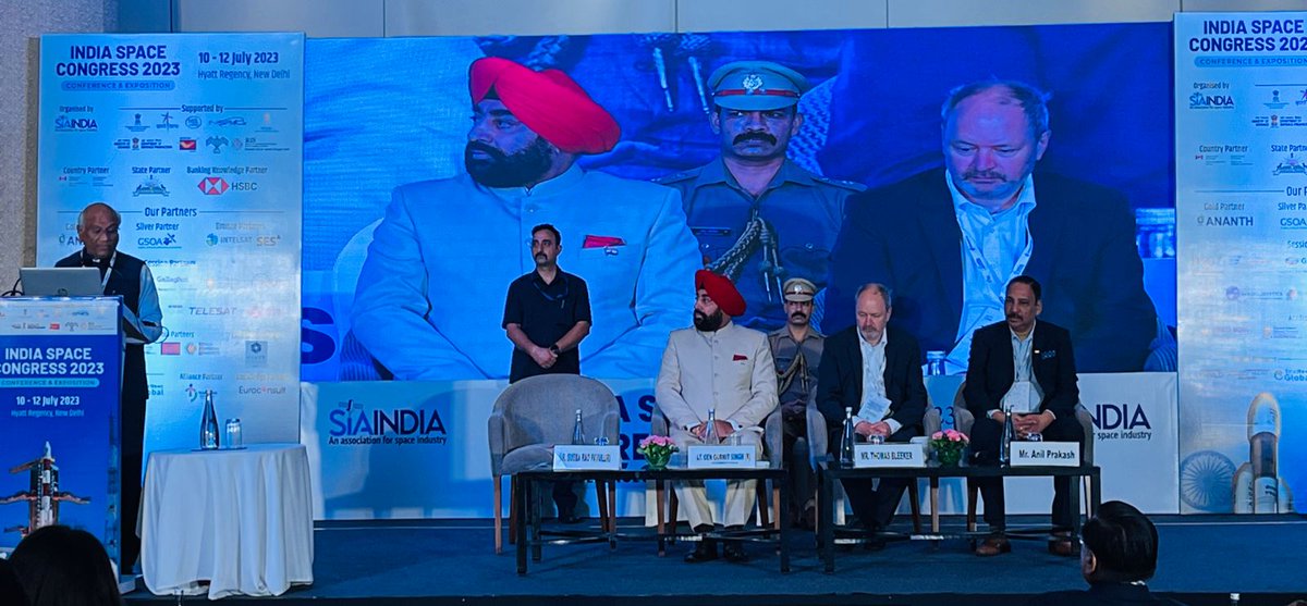 stratnews_tech's tweet image. Dr Subba Rao Pavuluri, CMD at Ananth Technologies &amp;amp; President, @satcom_india delivers the welcome address.

@girichaitanya19 @Resham_sng #spaceforall #spaceconference #2ndISC2023