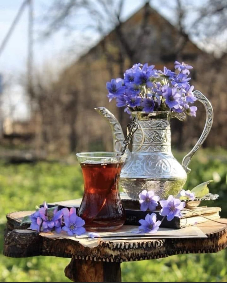 ImrenFiliz's tweet photo. #GÜNAYDIN🌹💙☕🌺
Bugün öyle güzel bi gün olsun kiiii,
burnunuzda #tütenlerle, 💜burnunuzda #bitenler yer değiştirsin. 😕Hiç tanımadığınız hacı #dedenizden miras kalsın 🤪🙈
Bi de #Gün aysın,
🌞 Aydınlık olsun 😎
#GÜNAYDINNNNN 😍☕️🧿🎻🤗 https://t.co/bMCQPT7yuR