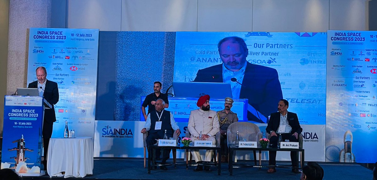 stratnews_tech's tweet image. Thomas Bleeker of Netherlands Space Office delivers the keynote address at India Space Congress 

 @NLSpaceOffice @satcom_india  @girichaitanya19 #spaceforall #spaceconference #2ndISC2023