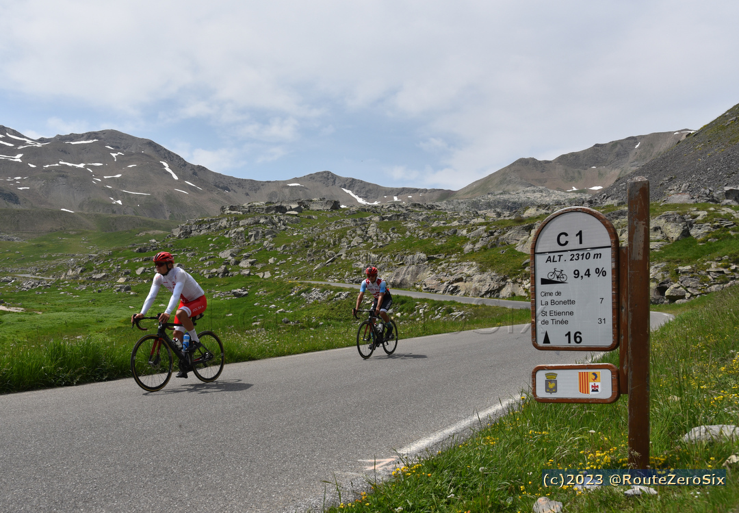 Route du col de la Bonette, plus haute route d'Europe et trait d'union entre les départements des #AlpesMaritimes et des #AlpesDeHauteProvence 

#coldelaBonette #CimedelaBonette #Mercantour #CotedAzurFrance #ExploreCotedAzur #cyclisme #velo #cycling