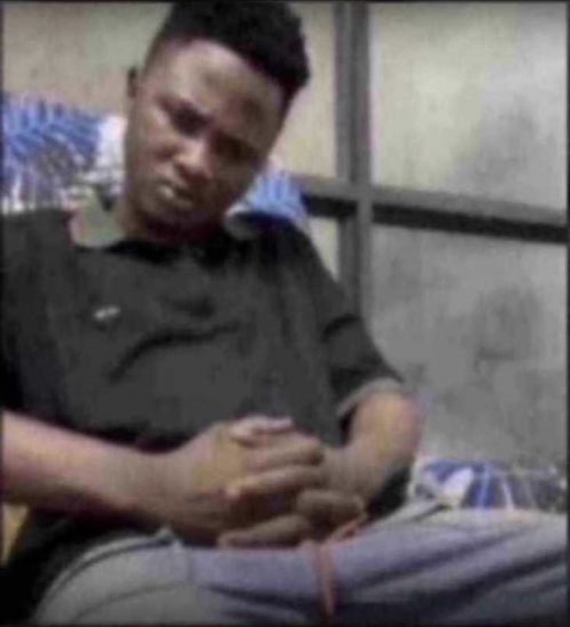 Notyourhomeboy0's tweet photo. @emmywire_010 @the_Lawrenz Abi na same house them Dey 😭😂 https://t.co/fuoNN3pCgN