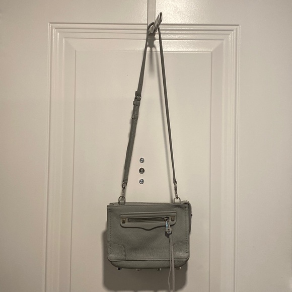 Bobby02816667's tweet photo. So good I had to share! Check out all the items I'm loving on @Poshmarkapp #poshmark #fashion #style #shopmycloset #louisvuitton #rebeccaminkoff #katespade: https://t.co/rPhyuPpt6y https://t.co/UKfTqwn8B0