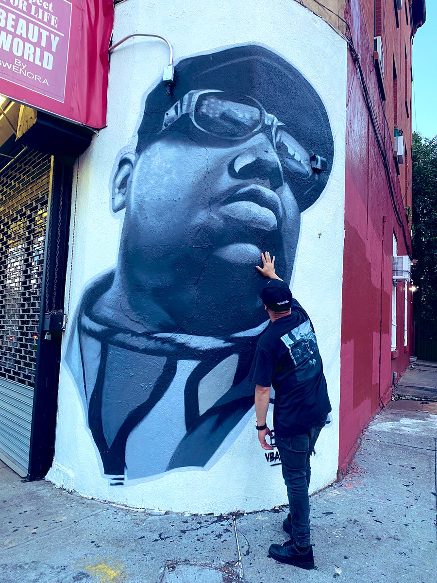 Era 1994 cuando me compré el álbum #ReadyToDie de #NotoriousBig #Respect para la leyenda, 29 años después camino por las calles de #Brooklyn, calles donde creció #BiggieSmalls RIP 🙏🏼