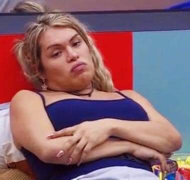 -Que tienes?
-Nada :
Yo:
