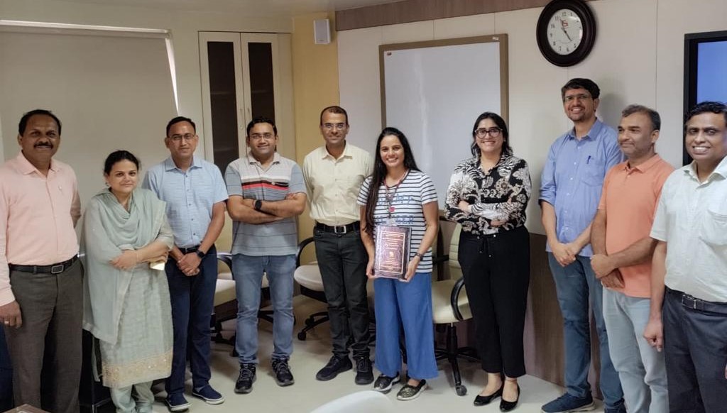 ram_kulkarni01's tweet photo. Congratulations to my first Ph.D. student Dimple Davray for successfully defending her thesis on "Comparative Genomics in Lactobacillus for Predicting Functions of Uncharacterized Genes". She managed to publish three first-author papers during her doctoral work @symbiosistweets https://t.co/gCxwwJeCDh