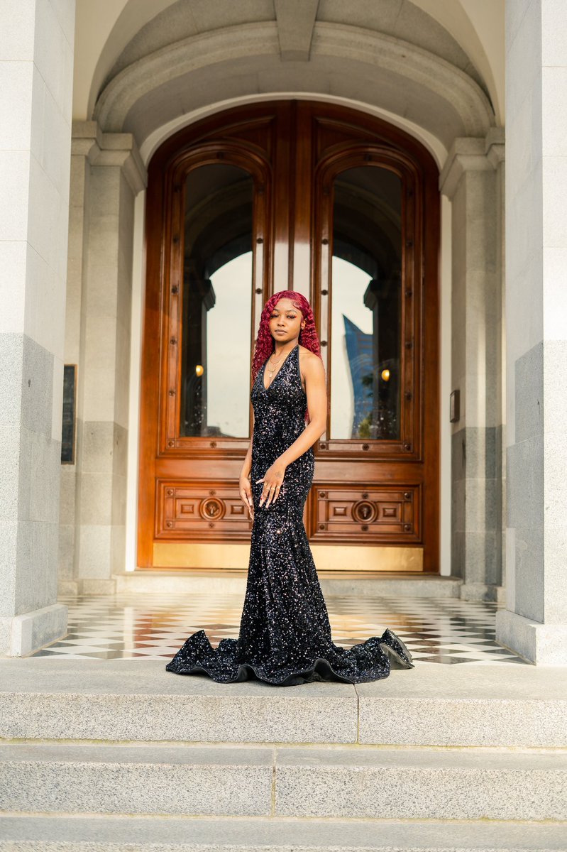 4thatcho's tweet photo. i’ll always be in love w my last set of prom pics🥹 #prom23 https://t.co/kID0U22rx3