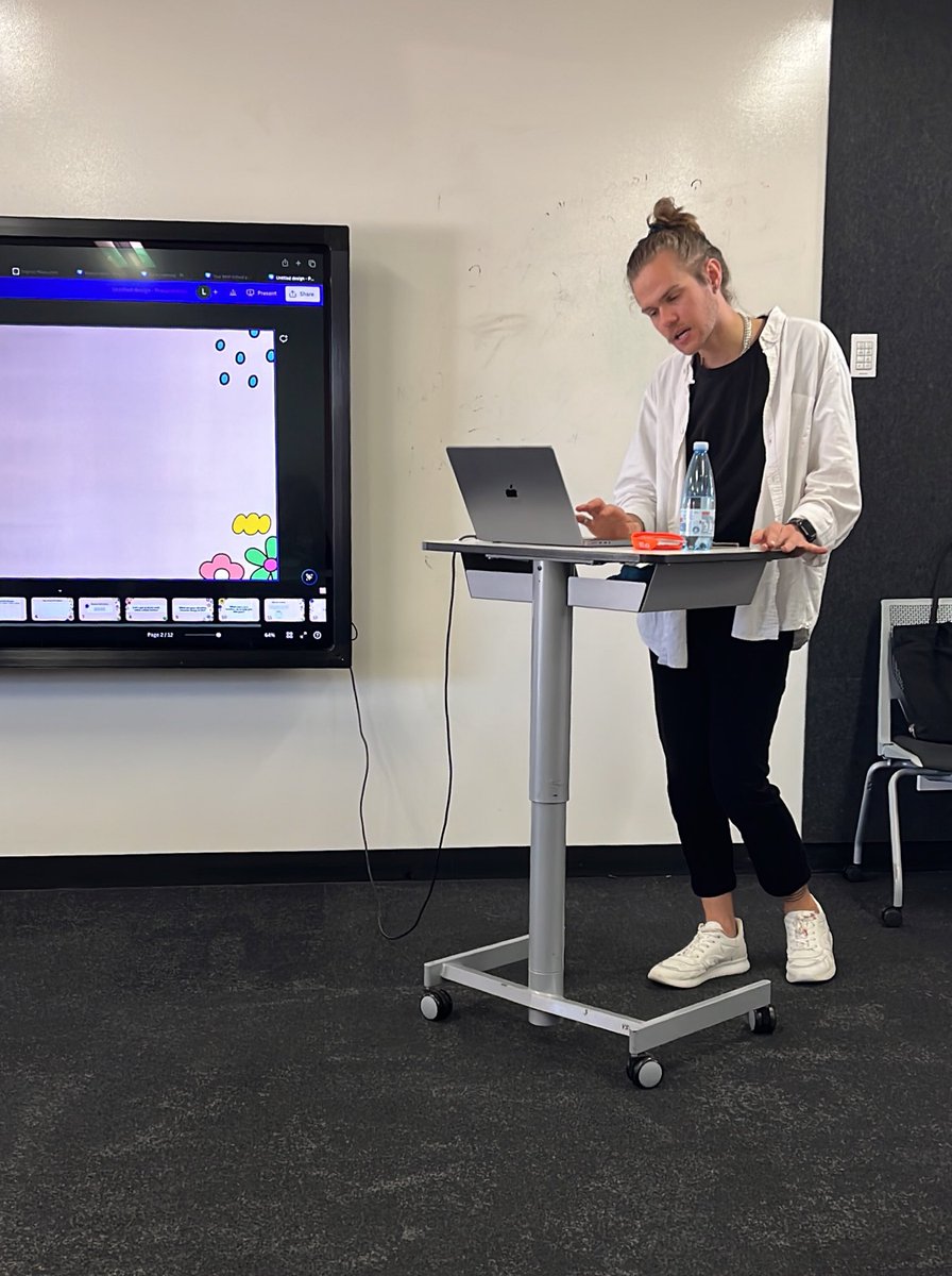 EdTechSA's tweet image. Exploring @canva with the wonderful @iam_mrluke at the conference to be at #EdTechSA23