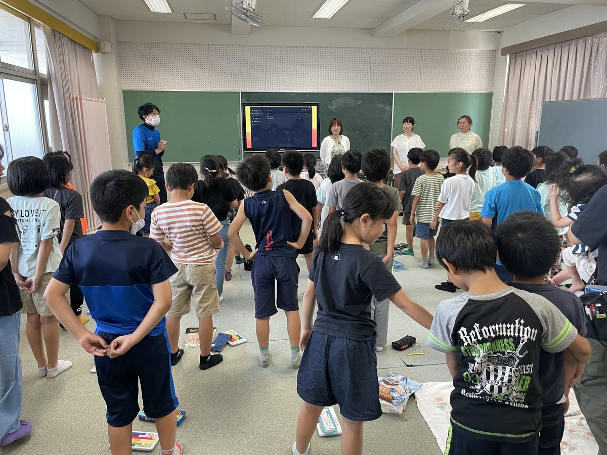 877lima's tweet image. リマです(^^)

先週は本社工場のある門真市の小学校に呼んでいただいて、出前社会見学をさせてもらいました。

3年生の元気パワーをいっぱいもらいました。

出前社会見学にご興味ある学校諸団体さまはお客様サービスまでご連絡ください(o^^o)