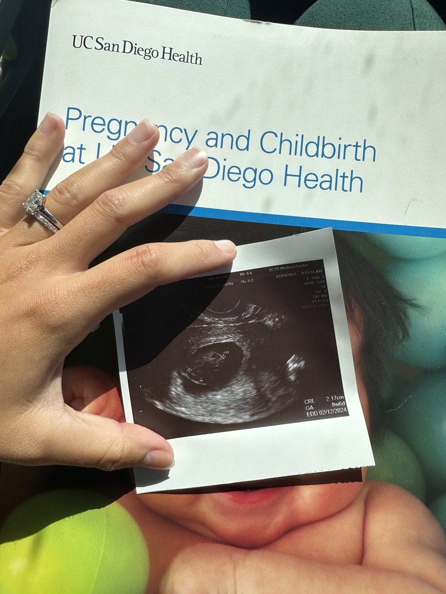 lilmacsim's tweet photo. I’m growing a baby!!! 💗💙 due Feb 2024 https://t.co/GOBCpouzvN